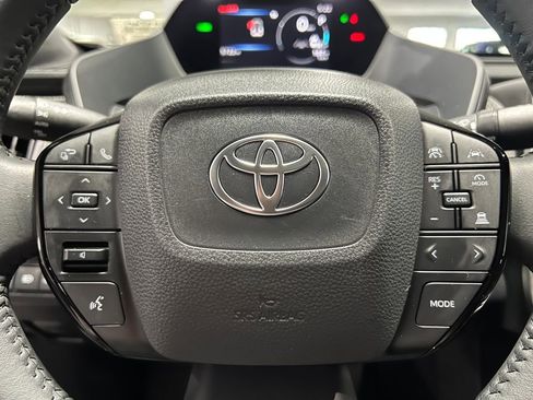 Certified 2025 Toyota bZ4X FWD image 37