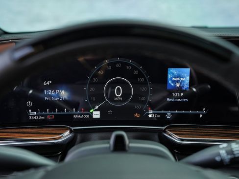 Used 2024 Cadillac Escalade Premium Luxury image 27