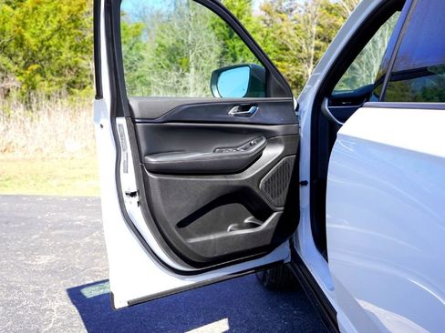 New 2026 Jeep Grand Cherokee L Laredo RWD image 18