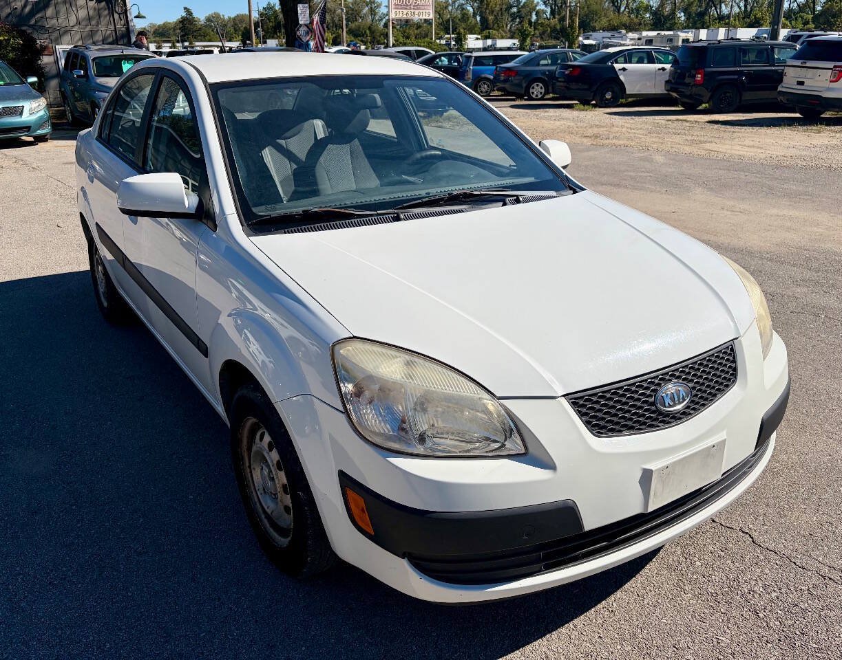 Used 2009 Kia Rio Sedan FWD image 7