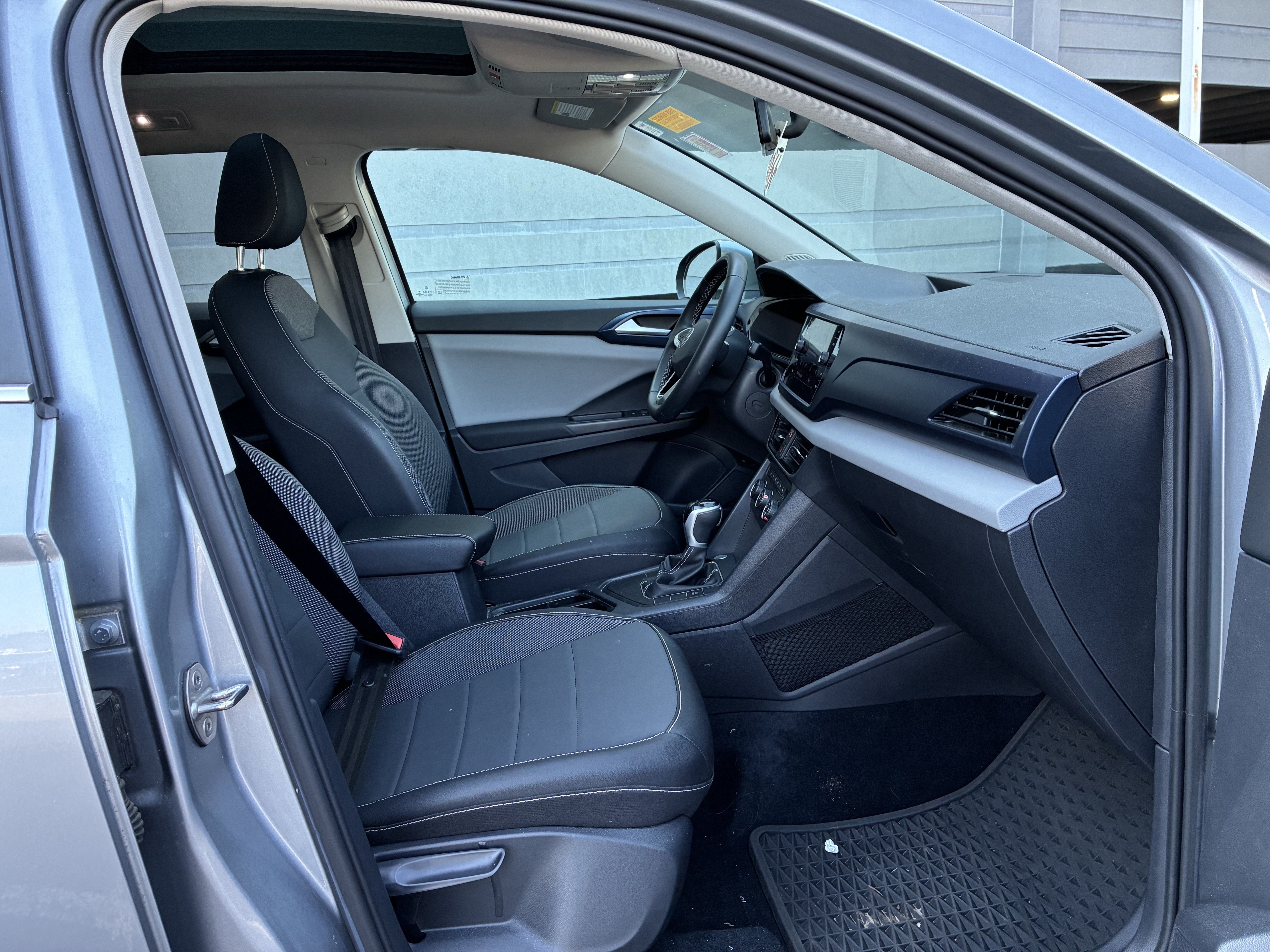 Certified 2022 Volkswagen Taos SE w/ Panoramic Sunroof Package FWD image 13