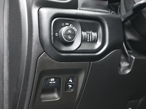 Used 2019 RAM 1500 Big Horn AWD/4WD image 23
