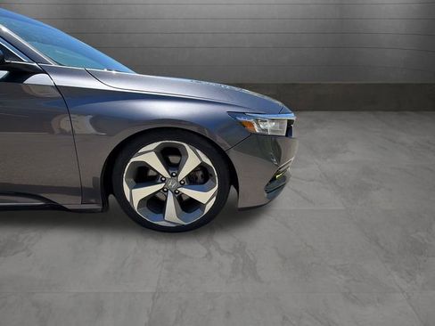 Used 2018 Honda Accord Touring image 31