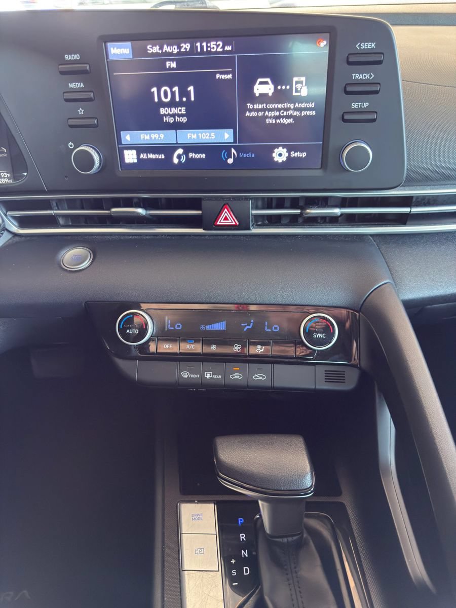 Used 2023 Hyundai Elantra SEL FWD image 9