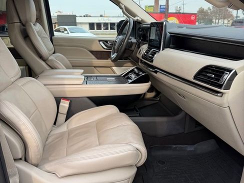Used 2021 Lincoln Navigator Reserve w/ Luxury Package image 14