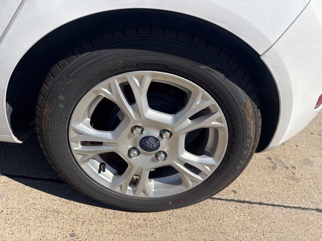 Used 2014 Ford Fiesta SE FWD image 5