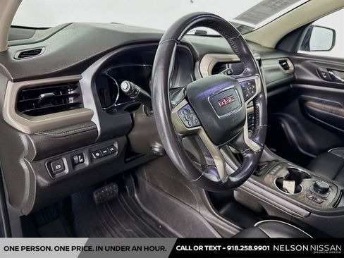 Used 2021 GMC Acadia Denali w/ Denali Ultimate Package AWD/4WD image 9