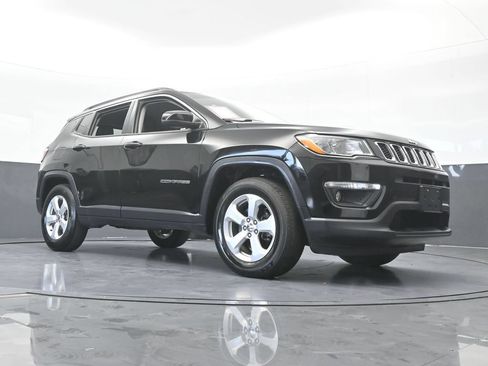 Used 2018 Jeep Compass Latitude w/ Popular Equipment Group AWD/4WD image 64