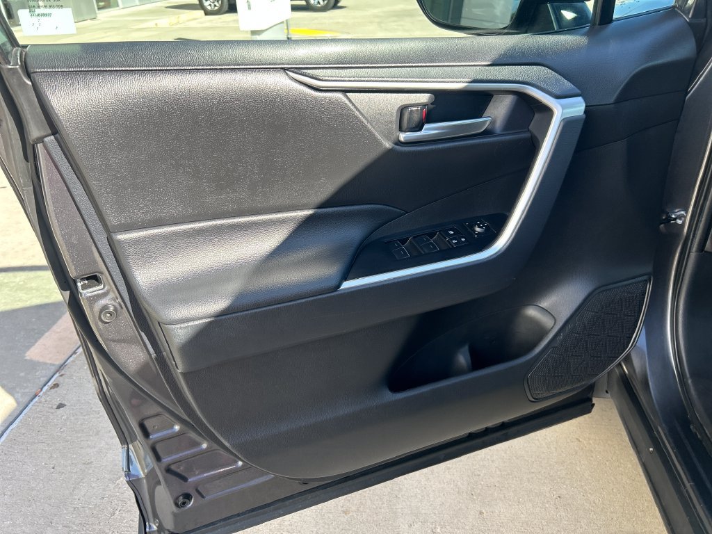 Certified 2025 Toyota RAV4 XLE AWD/4WD image 11