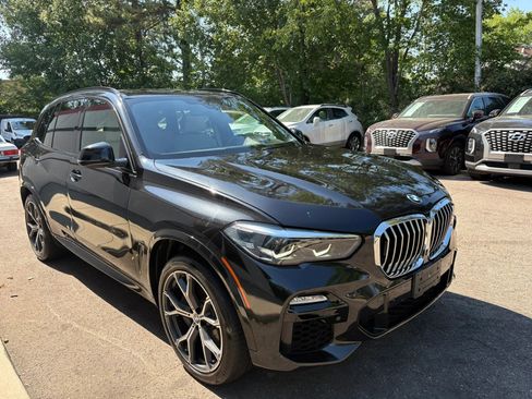 Used 2019 BMW X5 xDrive50i w/ M Sport Package AWD/4WD image 4