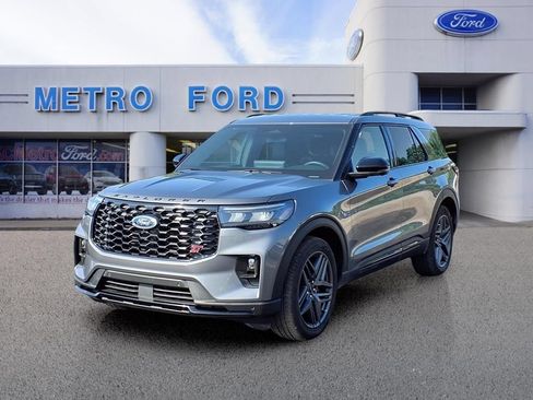 Used 2025 Ford Explorer ST AWD/4WD image 7