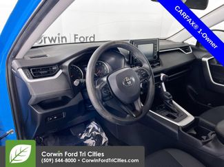 Used 2019 Toyota RAV4 LE w/ All Weather Liner Package AWD/4WD video 3