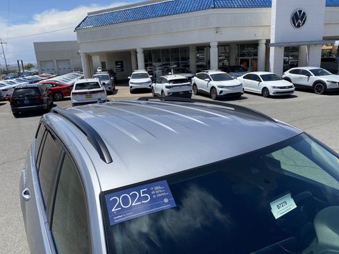 Certified 2025 Volkswagen Atlas SE AWD/4WD image 27