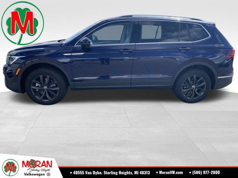 Used 2024 Volkswagen Tiguan SE AWD/4WD image 1