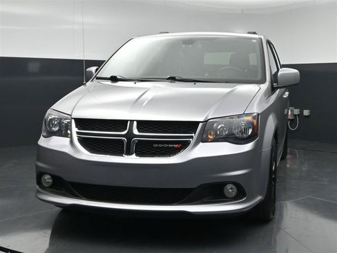 Used 2019 Dodge Grand Caravan GT FWD image 2