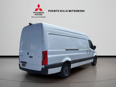 Used 2025 Mercedes-Benz Sprinter 2500 image 5