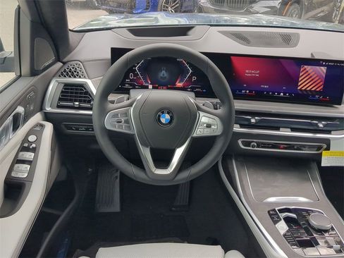 New 2026 BMW X7 xDrive40i image 16
