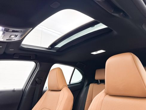 Used 2025 Lexus UX 300h FWD w/ Accessory Package (Z1) image 3