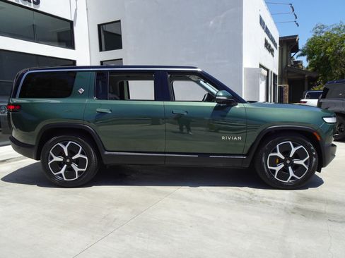 Used 2024 Rivian R1S Adventure AWD/4WD image 9