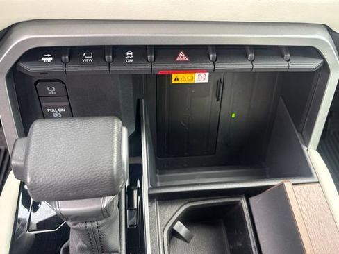 Used 2024 Toyota Tundra Capstone AWD/4WD image 33