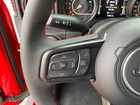 Used 2024 Jeep Wrangler Unlimited Rubicon w/ Technology Group AWD/4WD image 11