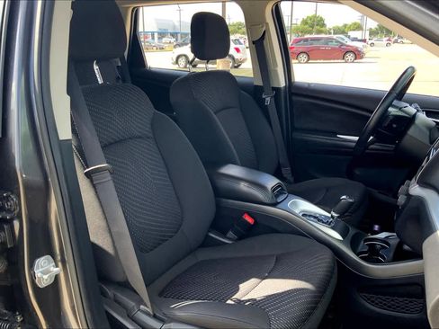 Used 2018 Dodge Journey SE w/ Connectivity Group image 8