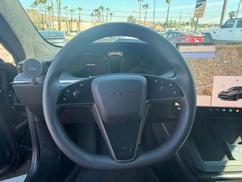 Used 2024 Tesla Model S image 18