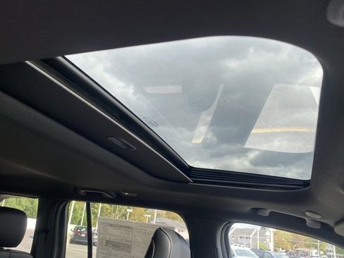 New 2025 Jeep Grand Cherokee Altitude w/ Trailer Tow Package image 29