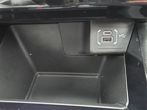 New 2025 Jeep Compass Latitude w/ Sun & Sound Group image 22