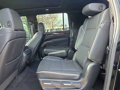 Certified 2023 Cadillac Escalade ESV Premium Luxury image 17