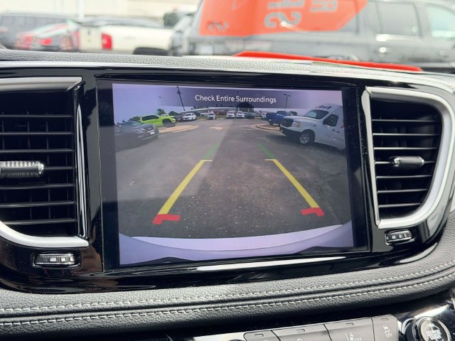 Used 2025 Chrysler Pacifica Limited FWD image 21