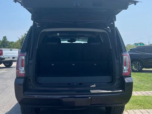 Used 2018 GMC Yukon SLT AWD/4WD image 25