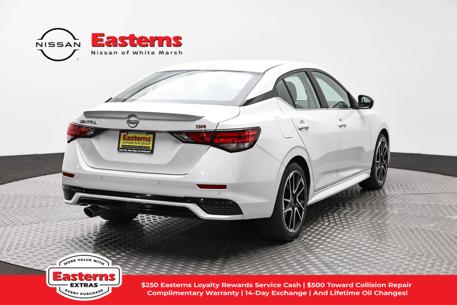 Used 2024 Nissan Sentra SR w/ SR Premium Package FWD image 5