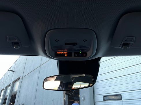 Used 2025 Chevrolet Trax LT image 15