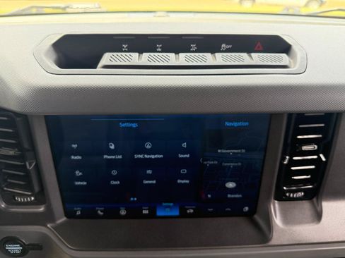 Used 2024 Ford Bronco Everglades AWD/4WD image 30
