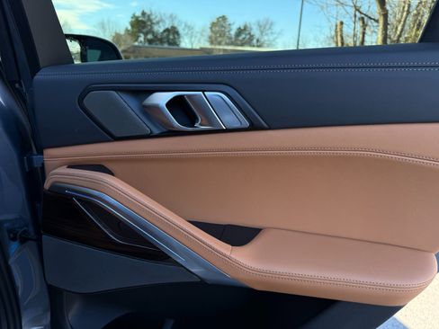 Used 2026 BMW X6 M60i w/ Climate Comfort Package image 26