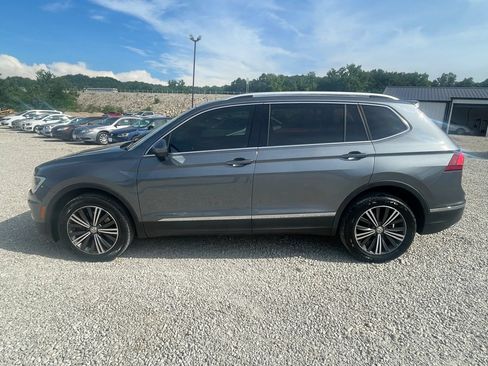 Used 2018 Volkswagen Tiguan SEL FWD image 2