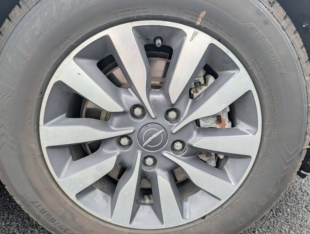 Used 2024 Chrysler Pacifica Limited FWD image 9