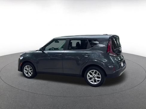 Used 2025 Kia Soul LX w/ LX Technology Package FWD image 12