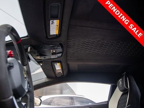 Used 2024 Lamborghini Revuelto image 34