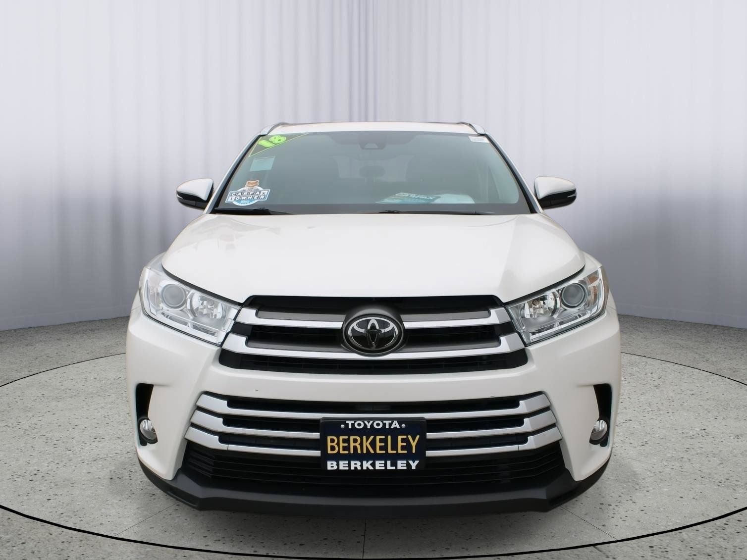 Used 2018 Toyota Highlander XLE AWD/4WD image 3