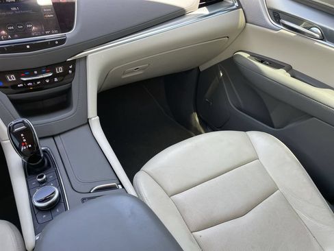 Used 2021 Cadillac XT5 Premium Luxury FWD image 23