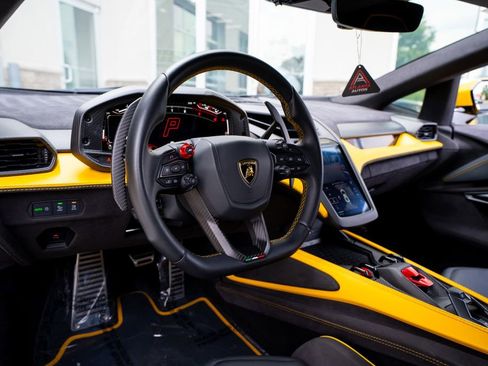 Used 2024 Lamborghini Revuelto AWD/4WD image 36