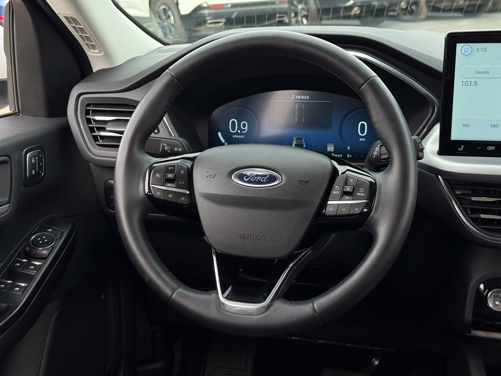 Certified 2025 Ford Escape Platinum AWD/4WD image 7