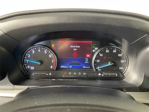 Used 2020 Ford Explorer XLT w/ Equipment Group 202A image 5