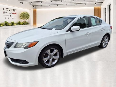 Used 2015 Acura ILX w/ Technology Package FWD image 4