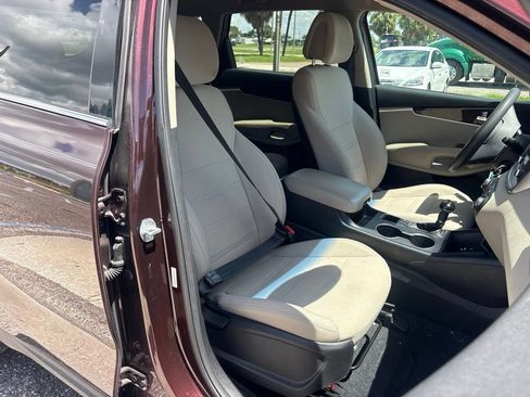 Used 2016 Kia Sorento FWD image 20