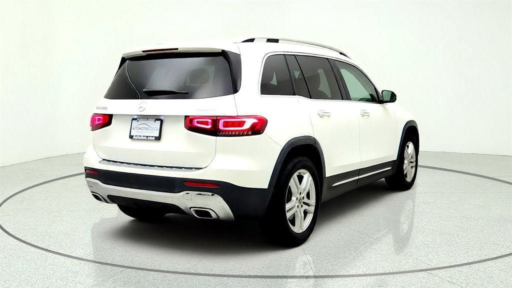 Used 2023 Mercedes-Benz GLB 250 4MATIC image 5