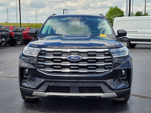 Certified 2025 Ford Explorer Active w/ Active Comfort Package AWD/4WD image 9
