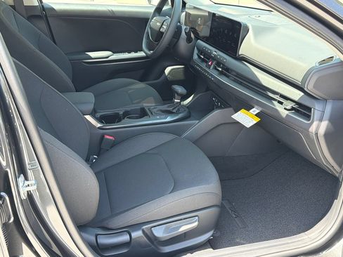 New 2026 Kia K4 FWD image 10